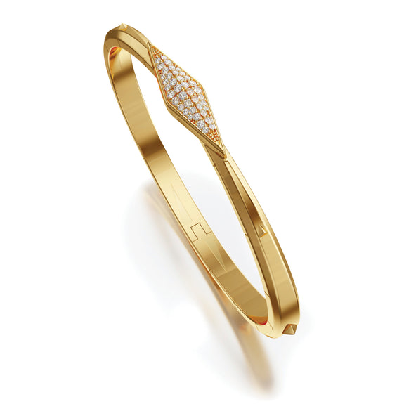 
  
    Points North 18K Yellow Gold Cuff with Pavé Diamond Clasp
  
