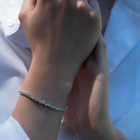 Mila - Crown Prong Diamond Tennis Bracelet – Gem Jewelers Co.